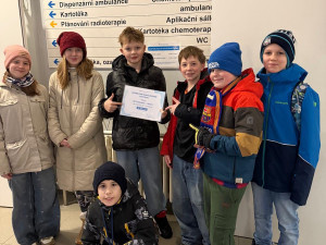 Krásné gesto dětí ze ZŠ Ještědská. Uspořádaly sbírku, výtěžek darovaly liberecké onkologii