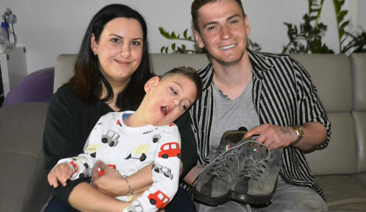 Ušel cestu z Třebíče do Milána. Teď Nico Moro pomůže čtyřletému Damiánkovi