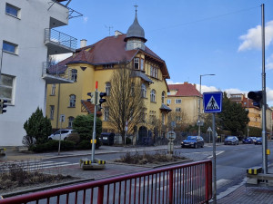 Zavřená Jablonecká, na Husovce semafory. Dopravní komplikace v Liberci začínají