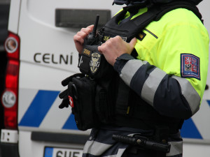 Celníci na severovýchodě Čech loni zajistili miliony nelegálních výrobků