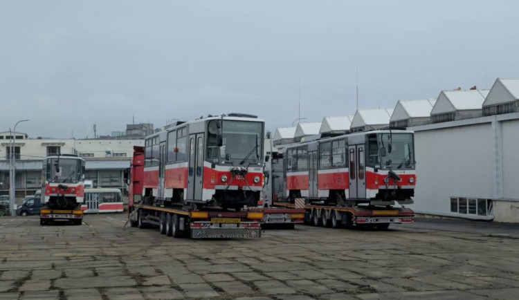 Na Ukrajinu proudí pomoc ze všech koutů republiky. Slouží i brněnské šaliny