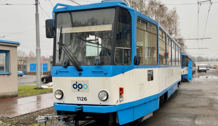 Na Ukrajinu proudí pomoc ze všech koutů republiky. Slouží i tramvaje z Ostravy