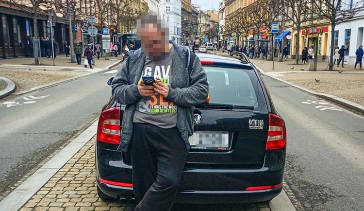 Spáchal běžný přestupek, pak sám sebe usvědčil z mnohem vážnějšího trestného činu