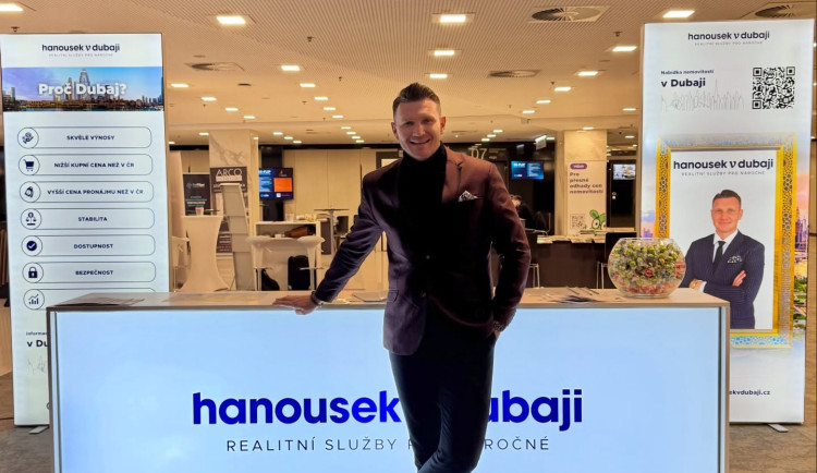 Makléř z Hradce tvrdí, že je v Dubaji klid. Na sítích za to schytal kritiku