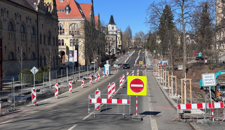 Liberecká únikovka začala. Řidiči hledají, kudy mohou projet