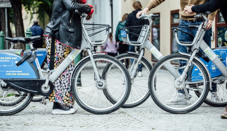 Jablonec nad Nisou chce i letos nabídnout sdílená kola, hledá provozovatele