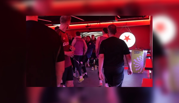 Slavia z toho udělala válku. Nakopnutí sparťana Kuchty bude řešit disciplinárka
