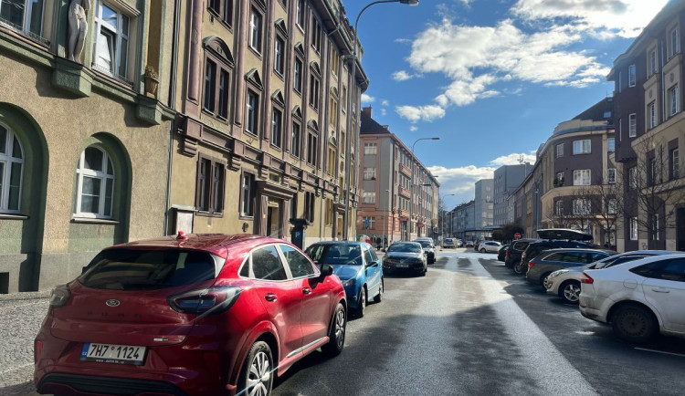 POLITICKÁ KORIDA: Jak hodnotíte současnou situaci s parkováním v Hradci Králové?