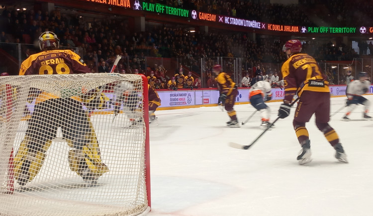 Dnešní zápas v Horácké aréně nabídl tvrdý hokej. Litoměřice srovnaly sérii na 1:1
