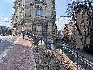 Schodiště u libereckého zámku je otevřené, MHD bude nadále jezdit Rumunskou ulicí