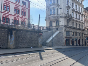 Schodiště u libereckého zámku je otevřené, MHD bude nadále jezdit Rumunskou ulicí