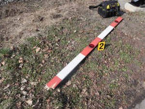 Řidička vjela na přejezd na červenou, pak ji uvěznily závory. Srážce zabránil pohotový strojvedoucí