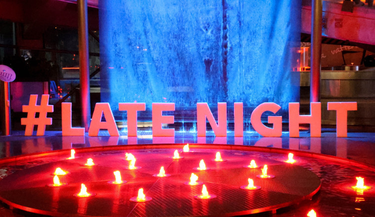 iQLANDIA zve na večerní misi do vesmíru: Late Night 2026