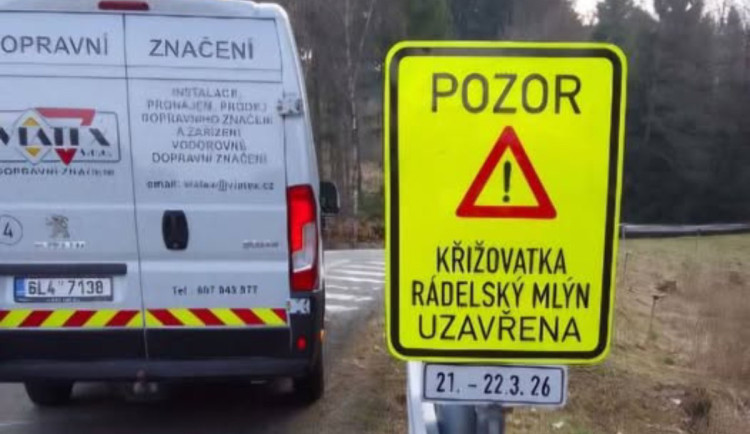 Komplikace pro řidiče u Rádelského mlýna. Kvůli kácení dojde k omezení v dopravě