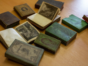 Cechovní truhly i mobiliář. Muzeum ve Frýdlantě představuje zrestaurované exponáty