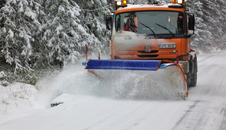 Náklady na údržbu silnic Vysočiny byly nadprůměrné, až 300 milionů. Více je i výtluků