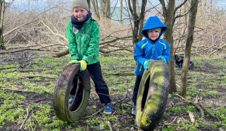 Česko čeká jarní úklid. Dobrovolníci vyrazí již v sobotu, přidat se můžete i vy
