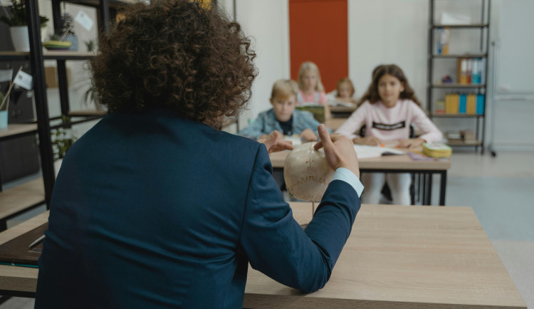 PŘEHLED: Dvacet učitelů z kraje si převzalo ocenění. Přečtěte si jejich jména