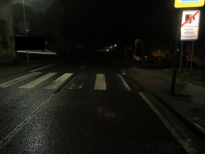 Řidič porazil v Lučanech na přechodu chlapce, z místa odjel. Policie hledá jeho i svědkyni