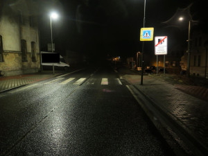 Řidič porazil v Lučanech na přechodu chlapce, z místa odjel. Policie hledá jeho i svědkyni