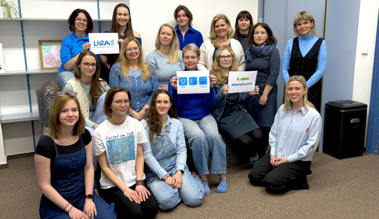 Vezměte si zítra na sebe něco modrého a vyjádřete tím podporu autistům