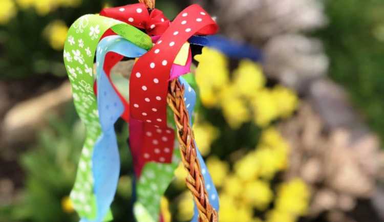 Velikonoční tipy: Visací zámek v Jihlavě, ptáci v zoo, společné pletení pomlázek