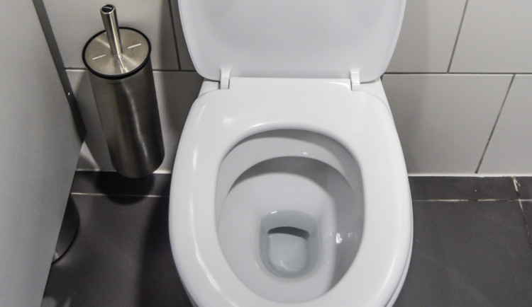 Na hradu Bezděz skončil středověk, po 762 letech se dočkal splachovacích záchodů