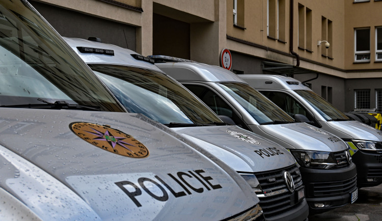 Nepříjemná dohra Velikonoc. Opilec se pohádal s mužem, na jeho psa vzal nůž