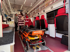 Obr pro mimořádné události. Záchranka má nový nadupaný velkokapacitní vůz