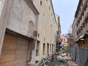 Oprava kina Varšava v Liberci potrvá déle, problém je s průsakem vody