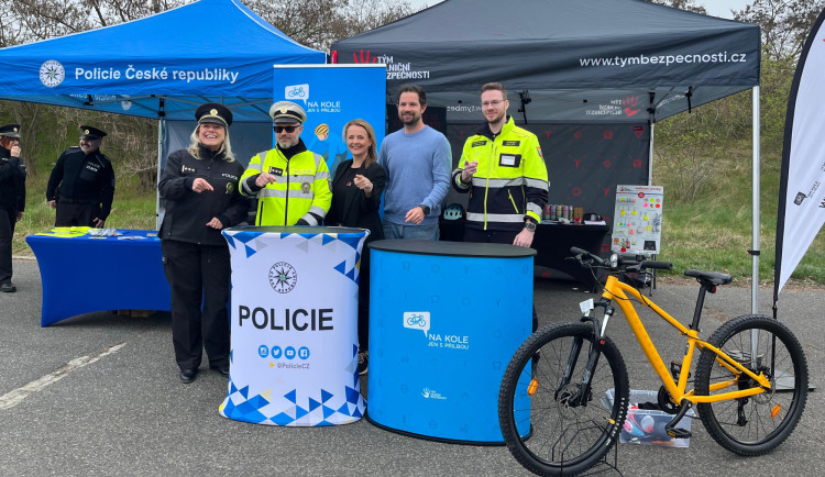 Nejvážnější následky cyklistických nehod nesou senioři bez přilby