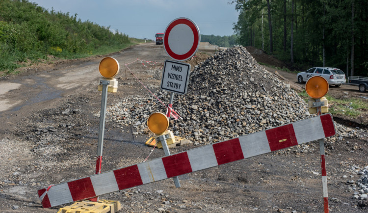 Uzavírka u Třebonína startuje. Křižovatka bude deset dní mimo provoz