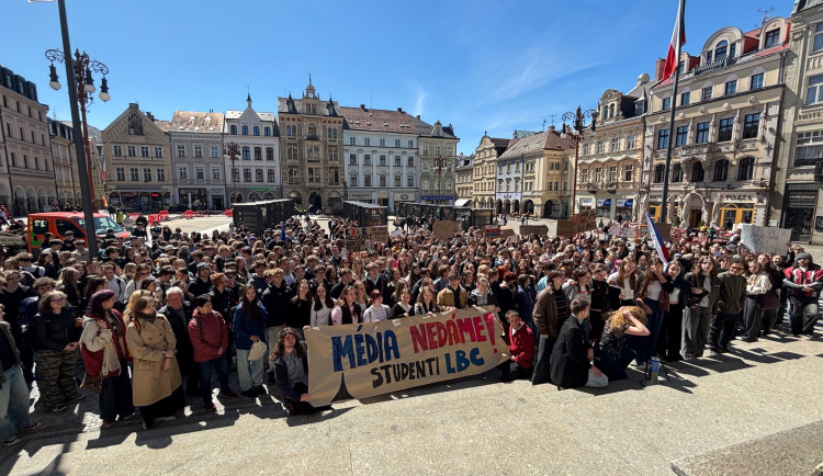 Studenti v Liberci: Veřejnoprávní média nedáme, nechceme jít cestou Slovenska a Maďarska