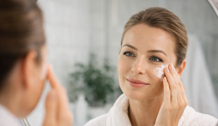 Elixír mládí, který podpoří i imunitu. Vitamín C pomáhá pleti víc, než si myslíte