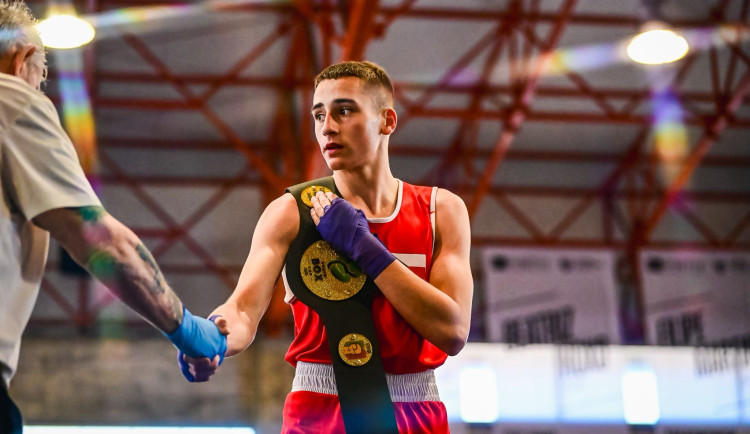 Patnáctiletý mistr ČR v boxu je z České Lípy. Obrovský talent teď trénuje v Anglii