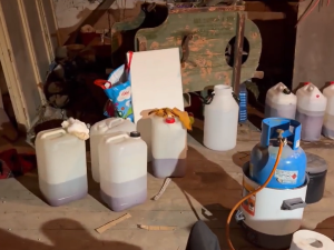 Liberecký TOXI tým rozprášil výrobce drog, jednoho sebral u Turnova přímo při vaření pervitinu