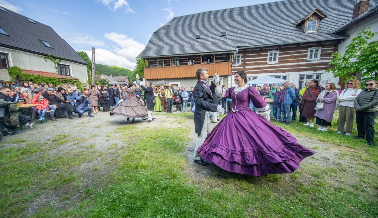 Podještědí se promění na literární svět. Festival Karoliny Světlé slaví deset let