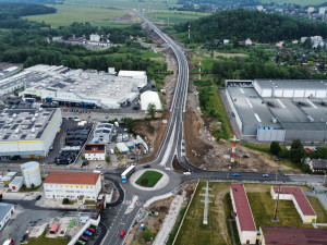 Střední část obchvatu České Lípy je hotová, z města odvede část tranzitní dopravy