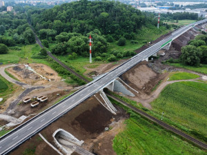 Střední část obchvatu České Lípy je hotová, z města odvede část tranzitní dopravy