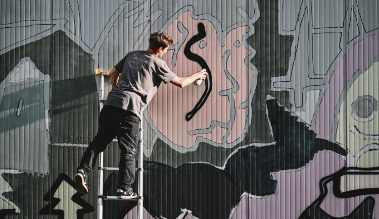 Hradec Králové ožije novými muraly, sochou i live graffiti show