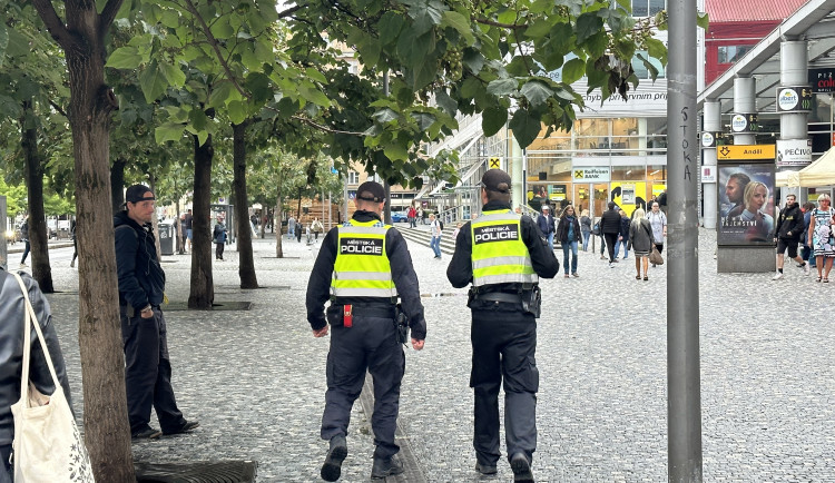 Anděl bude hlídat víc policistů, podle Prahy 5 je ale problém místní lékárna