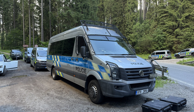 Policie pátrá po dvaašedesátiletém muži z Ostravy, jeho auto našla ve Starých Hamrech