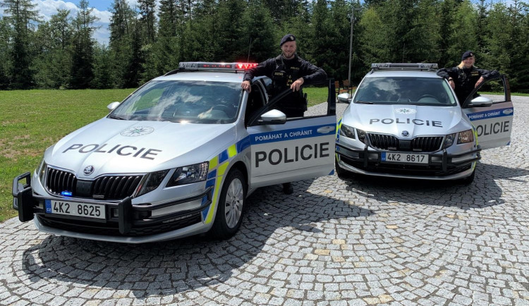 Policisté si posvítili na řidiče. Zaměřili se na ty, kteří se nevěnují řízení