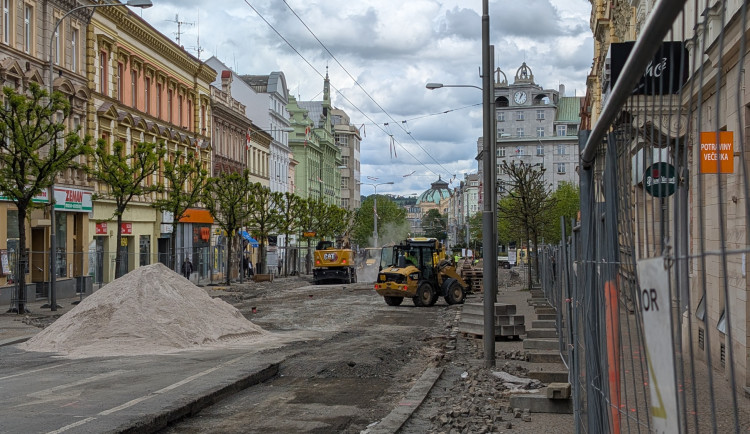Rekonstrukce 400metrového úseku Americké si vyžádá rozšíření dopravních opatření