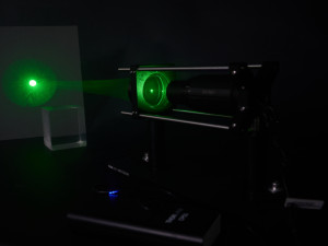 Laser, se kterým doktor Dušek pracuje.