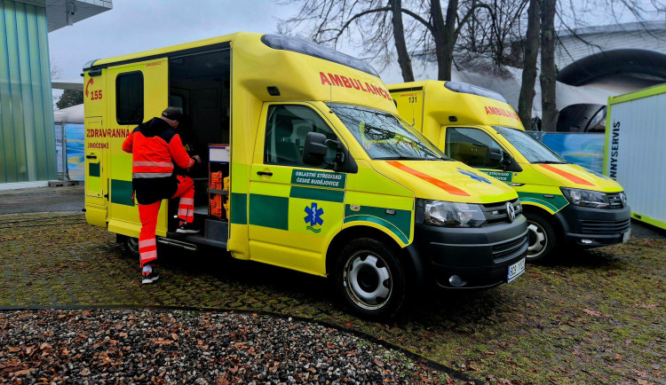 Devět dětí v Přední Výtoni skončilo v nemocnici. Měly silné zažívací potíže z jídla