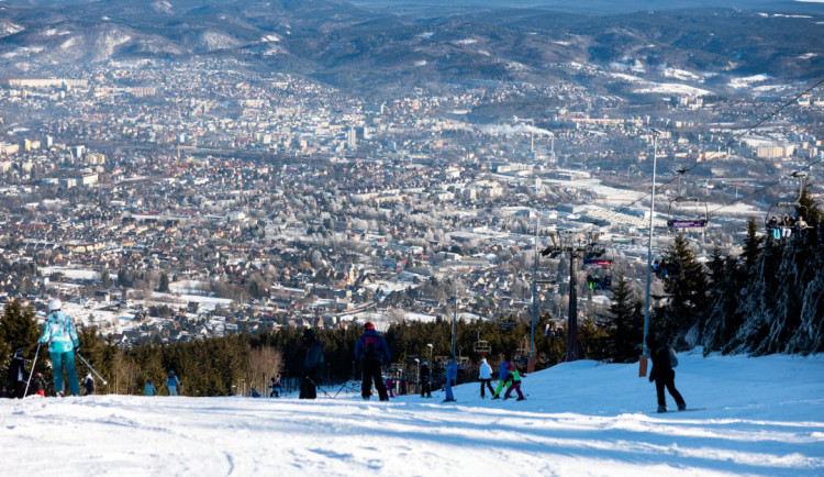TMR uplatnila opci na Ještěd, skiareál bude provozovat dalších deset let