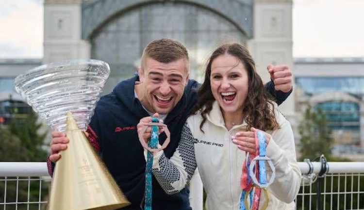 Medaile a poháry pro Olympiádu dětí a mládeže mají svou podobu