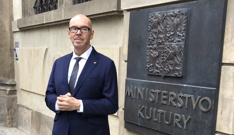 Estébák bez páteře, pustil se moderátor Novotný do ministra kultury Klempíře