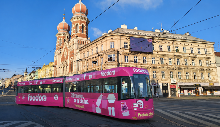 Zmizí z ulic i tramvaje oblepené reklamou? Debat na internetu se hned chytil primátor